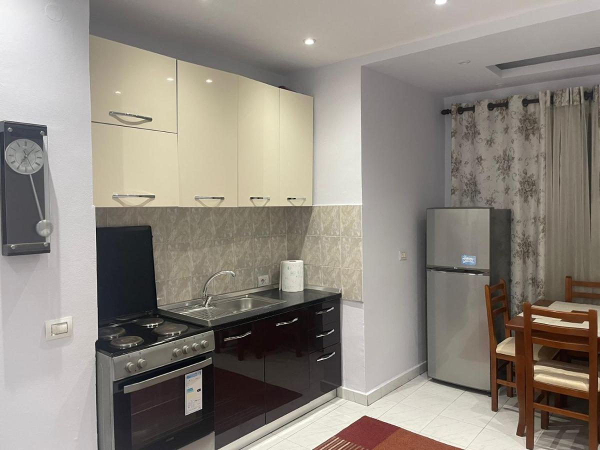 E&B Cosy Apartment Tirana Eksteriør billede